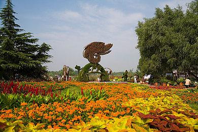 终极生存模拟游戏《Surviving the Aftermath》主机版 2022年7月28日发售